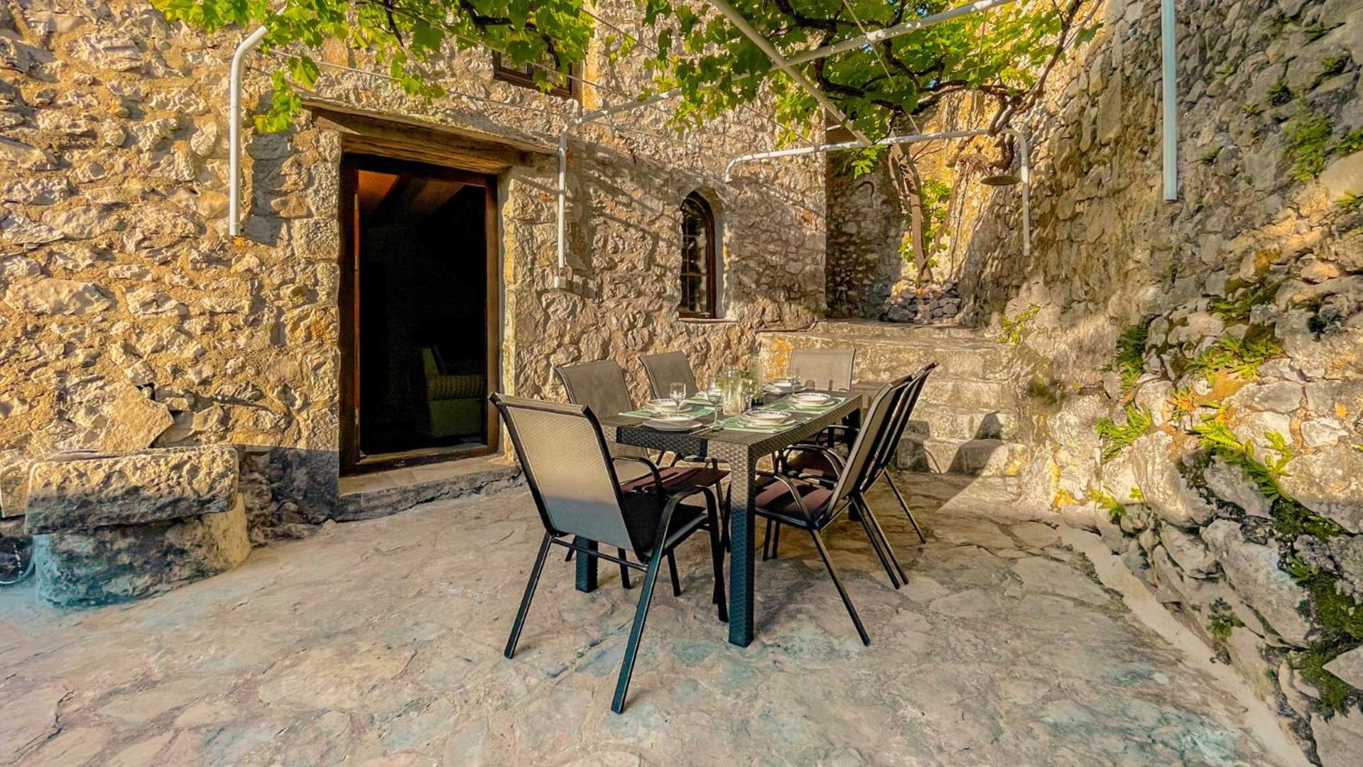 Villa Historic Pocitelj With Pool And Incredible Views On The River And Landmarks 外观 照片